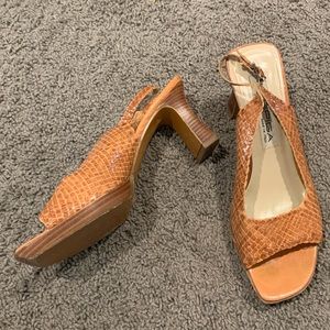 Via Spiga Slingback heel